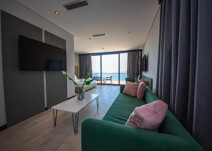 Lili2 Ξενοδοχείο 4*