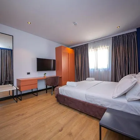 Hotell Lili2 4*